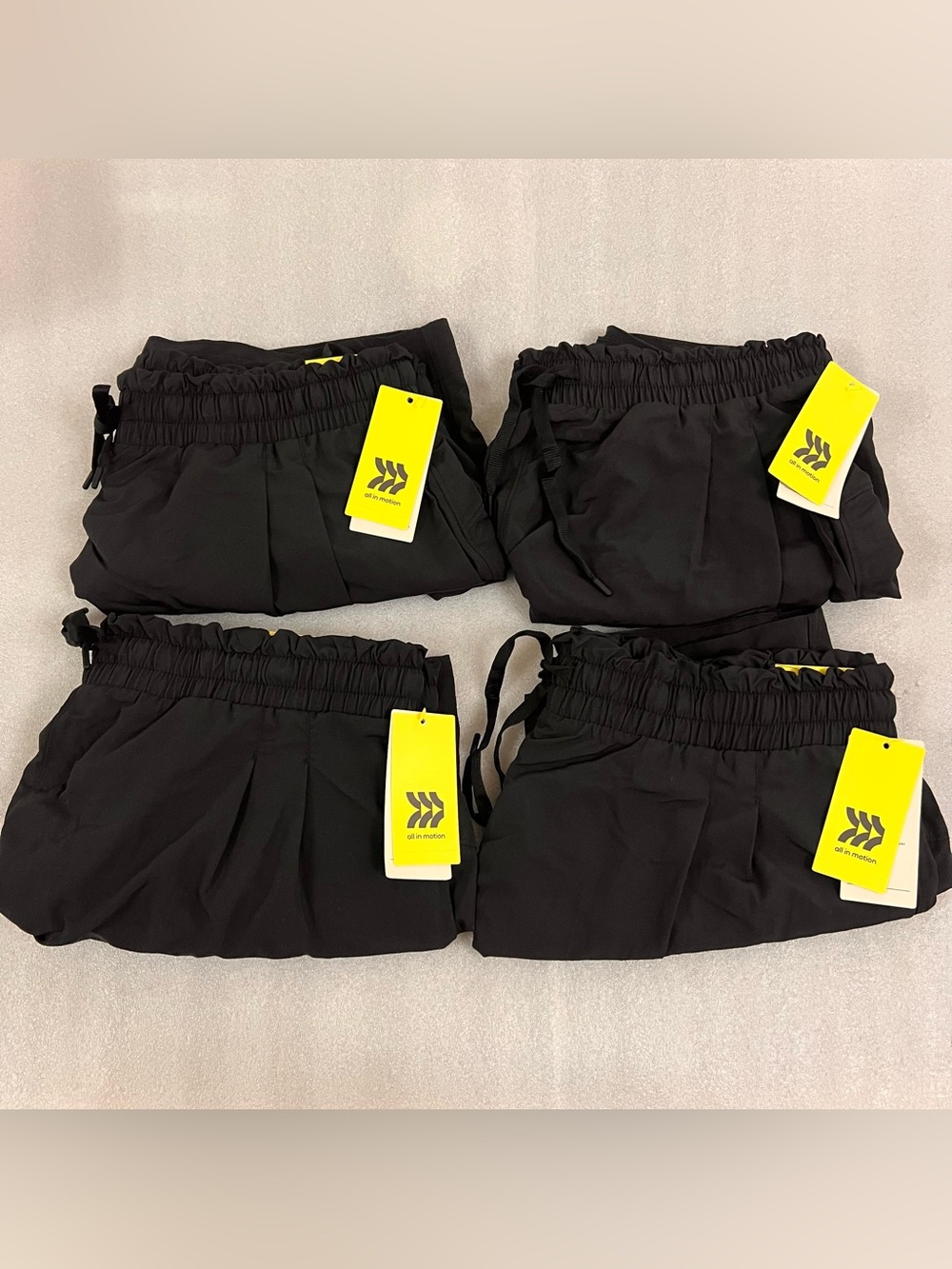 4 pairs of Women's Active Light High-Rise Shorts  All In Motion Size L